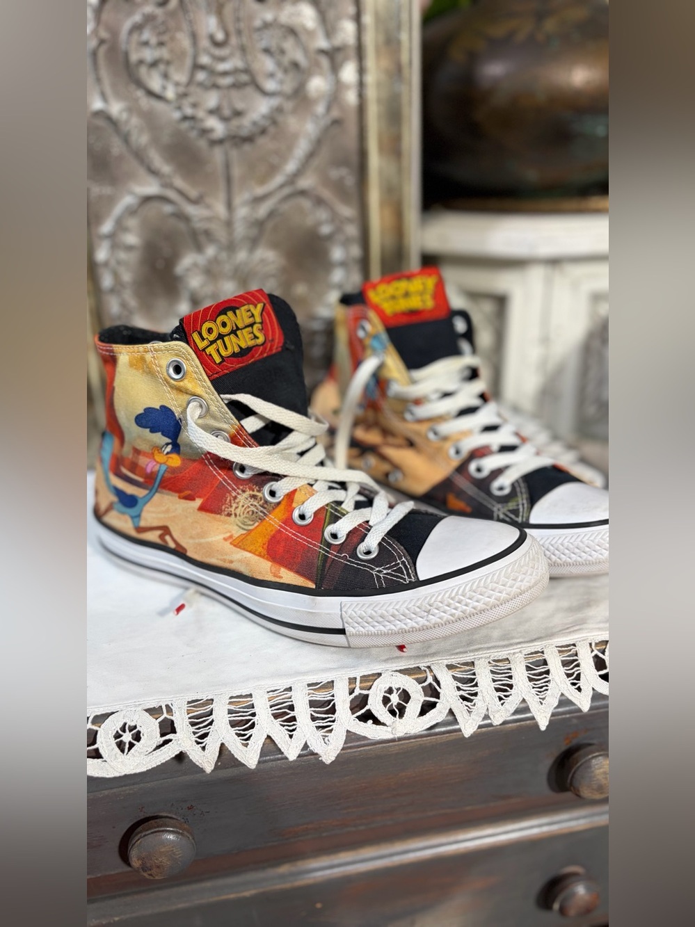Looney Tunes Converse Chuck Taylor Road Runner Women’s shoes 9
